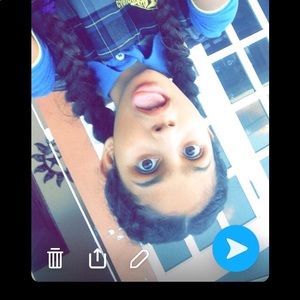 Meet your Posher, Mia